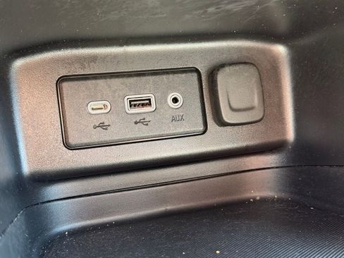 Used 2024 Chevrolet Equinox LS w/ LS Convenience Package image 35