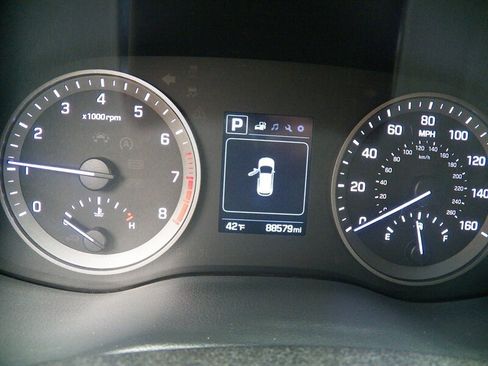 Used 2017 Hyundai Tucson SE image 19