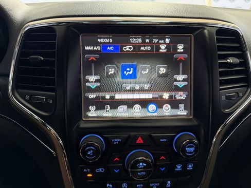 Used 2017 Jeep Grand Cherokee Limited w/ Luxury Group II image 40