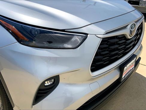 Used 2025 Toyota Highlander XLE AWD/4WD image 36