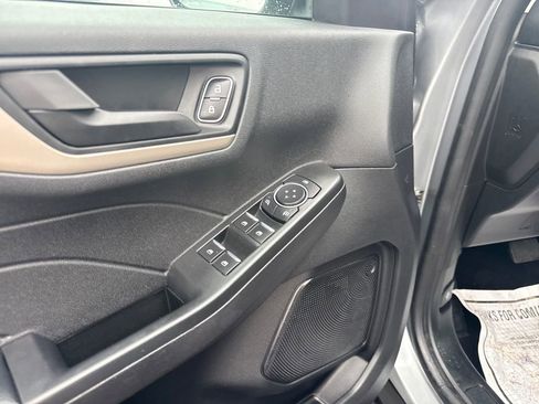 Used 2022 Ford Escape SE w/ Convenience Package image 28