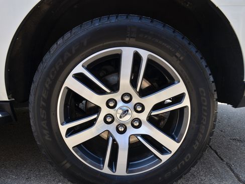 Used 2022 Ford Expedition XLT AWD/4WD image 15