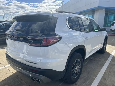 Used 2025 GMC Acadia Elevation image 10