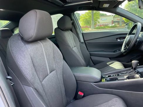 Used 2025 Honda Accord Sport image 32