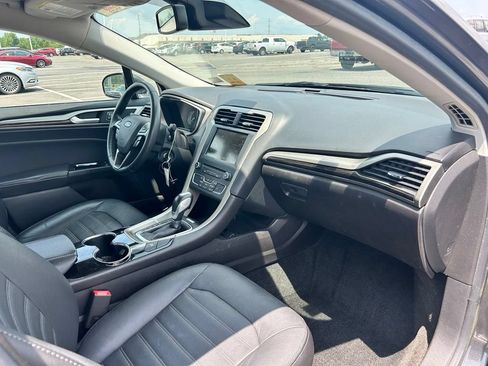 Used 2016 Ford Fusion SE w/ Equipment Group 502A FWD image 10