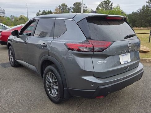 Used 2024 Nissan Rogue S image 10