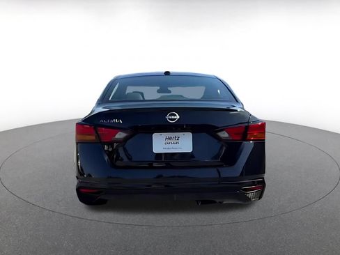 Used 2025 Nissan Altima 2.5 SV FWD image 12