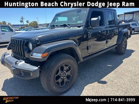 Used 2022 Jeep Gladiator Sport AWD/4WD image 1
