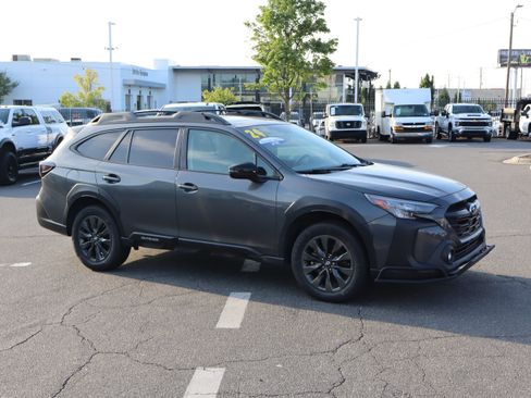 Used 2024 Subaru Outback Onyx Edition XT w/ Tech Package 2 AWD/4WD image 2