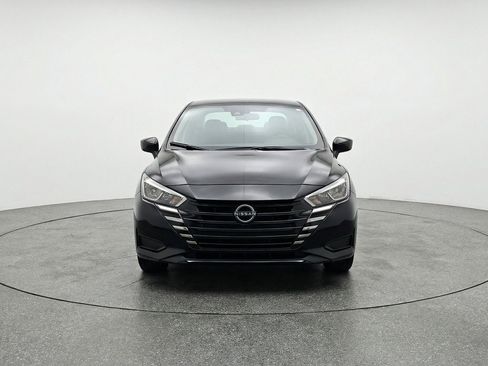 Used 2025 Nissan Versa SV image 2
