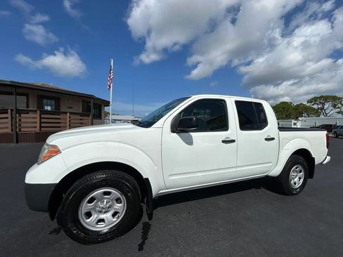 Used 2018 Nissan Frontier SV RWD image 10