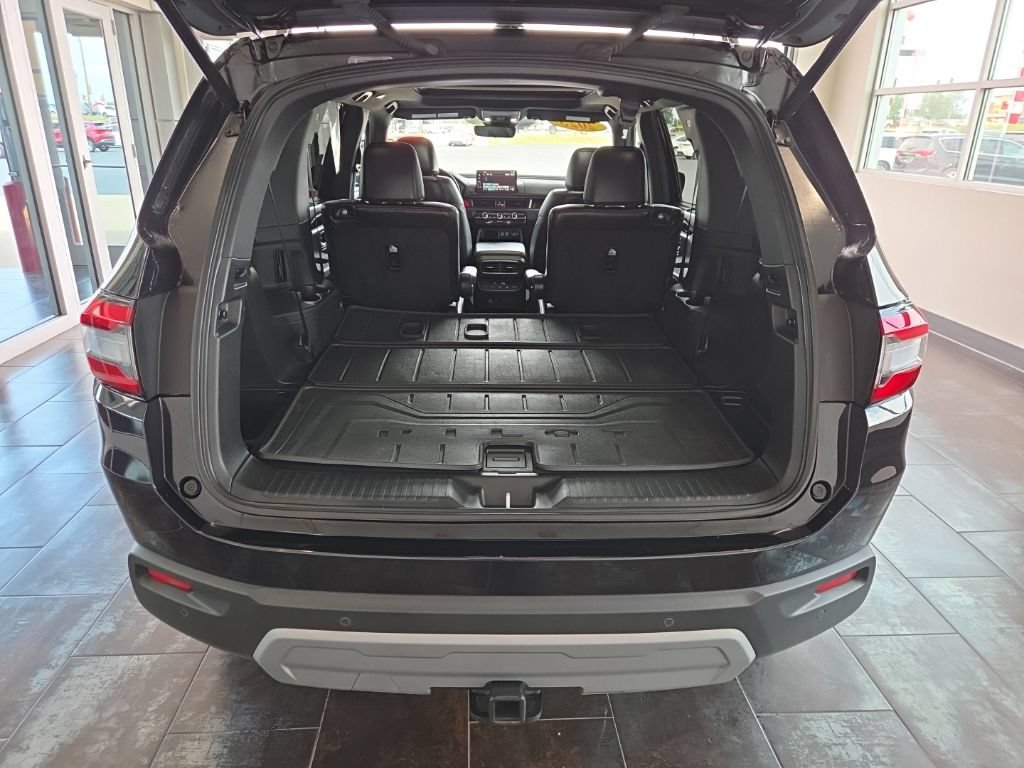 Used 2025 Honda Pilot TrailSport image 7