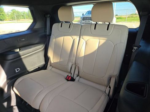 Used 2025 Jeep Grand Cherokee L Limited RWD image 15
