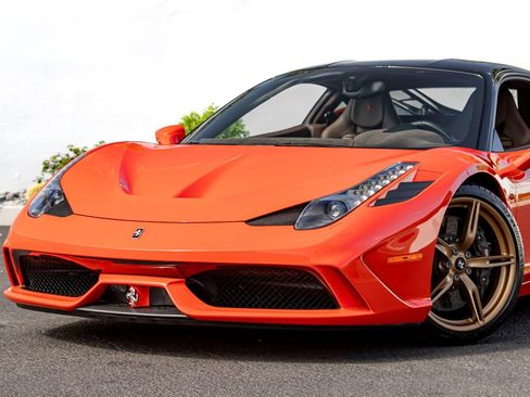 Used 2015 Ferrari 458 Speciale Coupe RWD image 2