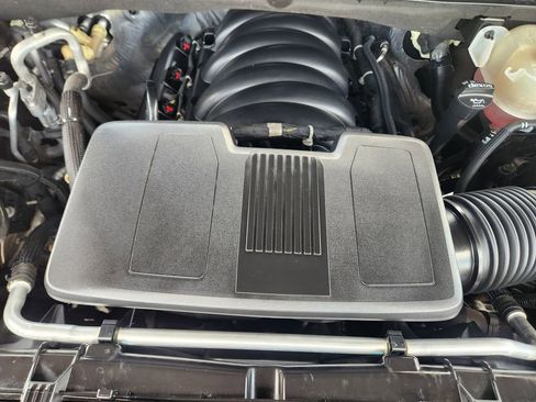 Used 2021 Chevrolet Tahoe Z71 w/ Z71 Signature Package AWD/4WD image 32