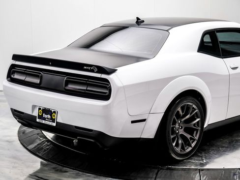 Used 2021 Dodge Challenger SRT Hellcat Redeye image 19