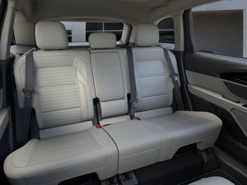 New 2026 Lincoln Nautilus Reserve image 11