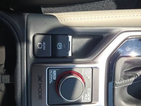 Used 2023 Subaru Forester Limited AWD/4WD image 16