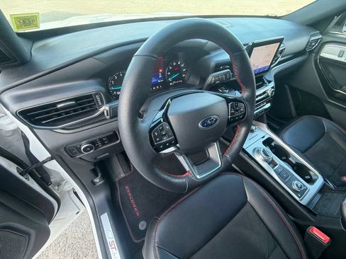 Used 2023 Ford Explorer ST-Line AWD/4WD image 19