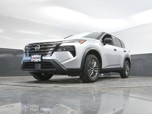 Used 2024 Nissan Rogue S AWD/4WD image 48
