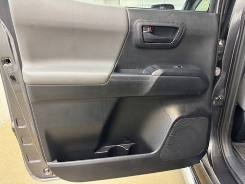 Used 2021 Toyota Tacoma SR AWD/4WD image 15