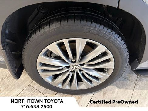 Used 2020 Toyota Highlander Platinum image 5