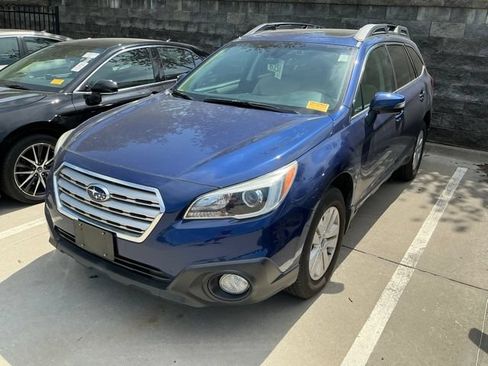 Used 2017 Subaru Outback 2.5i Premium AWD/4WD image 2
