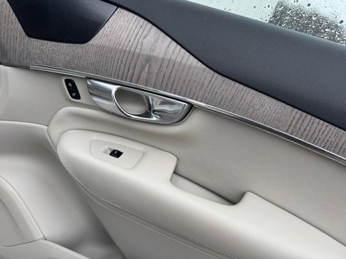 Certified 2023 Volvo XC90 B5 Plus w/ Protection Package Premier image 35