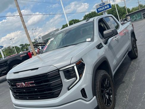 Used 2024 GMC Sierra 1500 Elevation AWD/4WD image 1