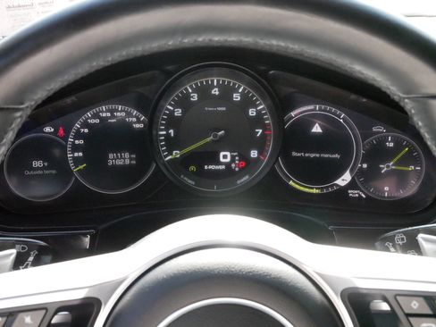 Used 2018 Porsche Panamera 4 image 21