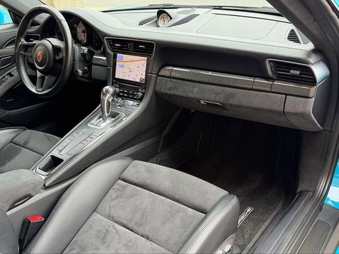 Used 2018 Porsche 911 GT2 RS image 27