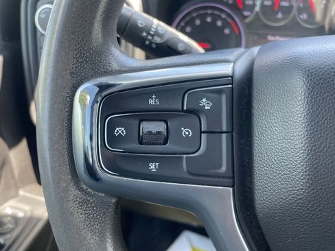 Used 2022 Chevrolet Silverado 2500 Custom w/ Custom Value Package AWD/4WD image 33