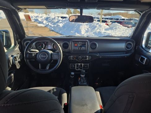 Used 2023 Jeep Wrangler Unlimited w/ Cold Weather Group image 10