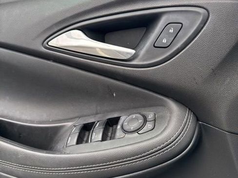 Used 2021 Buick Encore GX Preferred w/ Cold Weather Comfort Package image 19