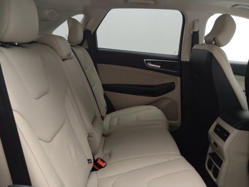 Used 2017 Ford Edge Titanium w/ Equipment Group 301A FWD image 19