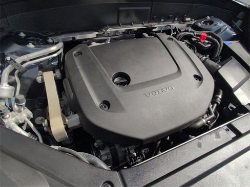 Certified 2023 Volvo XC90 B6 Core image 18