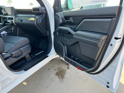 New 2026 Toyota Tacoma SR AWD/4WD image 21