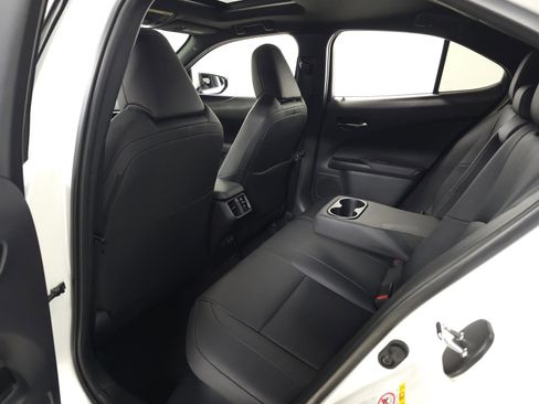 Used 2019 Lexus UX 250h image 32