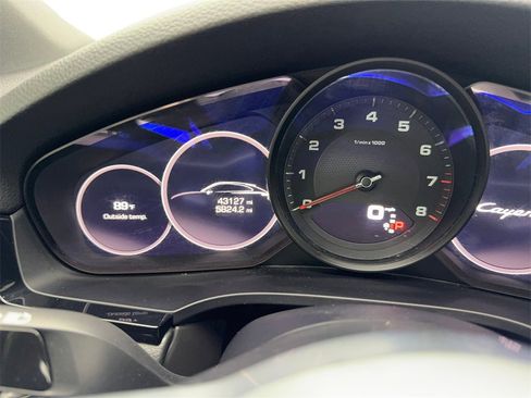 Used 2021 Porsche Cayenne Coupe image 58