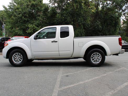Used 2021 Nissan Frontier SV RWD image 16