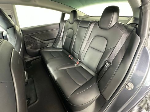 Used 2019 Tesla Model 3 Long Range image 32