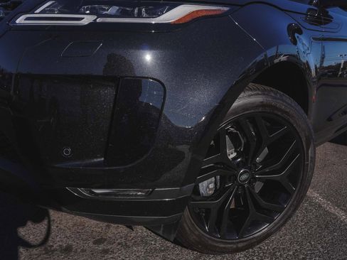 Used 2023 Land Rover Range Rover Evoque SE image 44