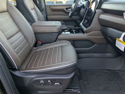 Used 2026 GMC Yukon Denali Ultimate w/ LPO, Floor Liner Package image 25
