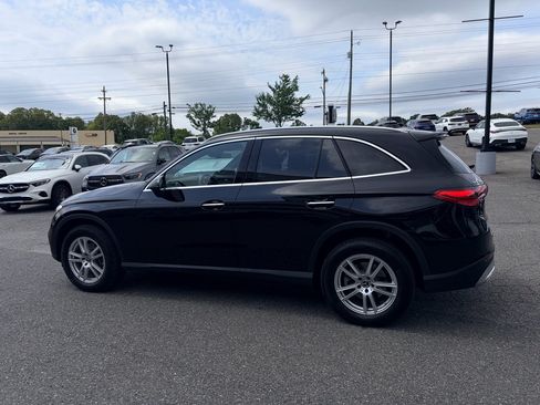 Used 2025 Mercedes-Benz GLC 300 4MATIC image 4