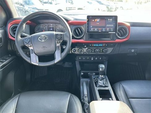 Used 2019 Toyota Tacoma TRD Sport image 16