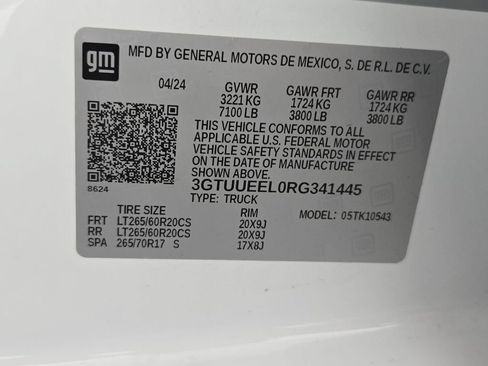 Used 2024 GMC Sierra 1500 AT4 w/ Technology Package AWD/4WD image 40