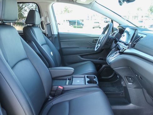 Certified 2026 Honda Odyssey EX-L image 18