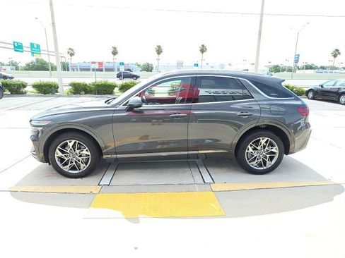 Used 2025 Genesis GV70 2.5T AWD/4WD image 6