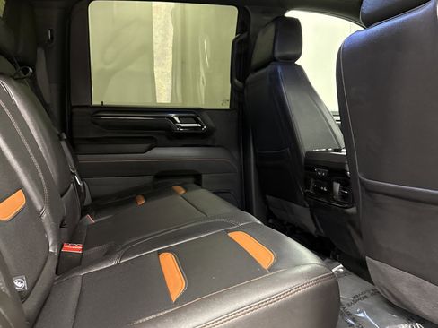 Used 2025 GMC Sierra 2500 AT4 w/ AT4 Premium Plus Package image 22