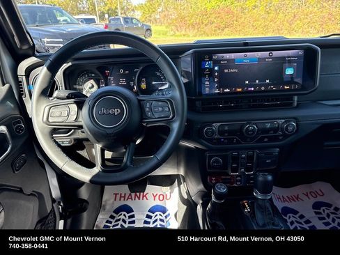 Used 2024 Jeep Wrangler Unlimited Rubicon 4xe image 15